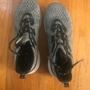 Adidas Alpha Bounce Running Sneakers